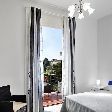 Apartamento Stella House SantʼAgata sui Due Golfi